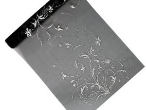 Organza kaitaliina musta hopeanvärisellä kuvioinnilla, 0,36 x 9 metriä