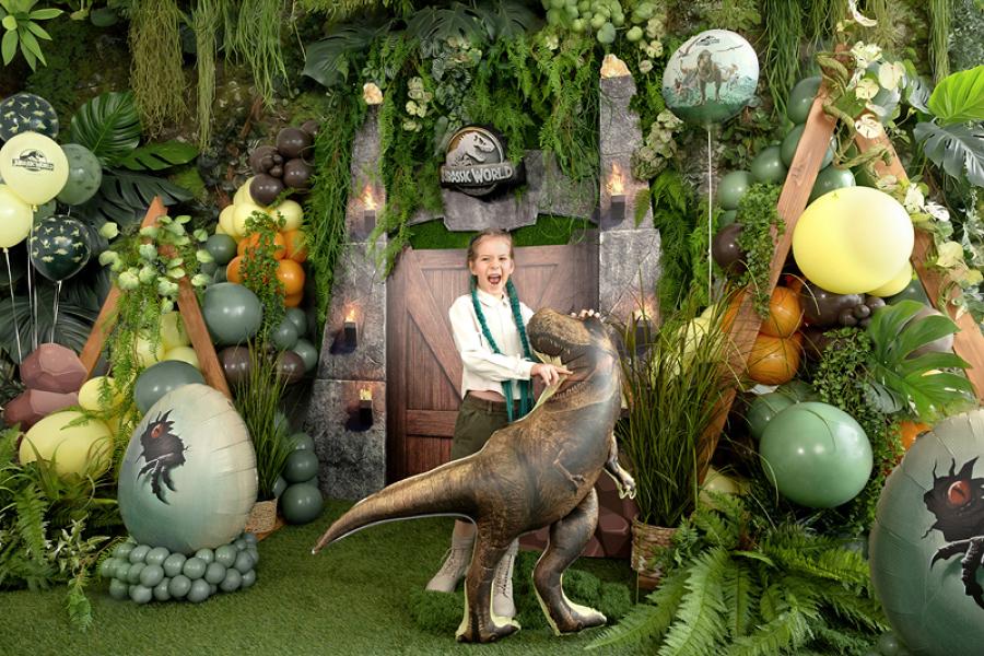 Muotofoliopallo Jurassic World T-Rex 92x98 cm