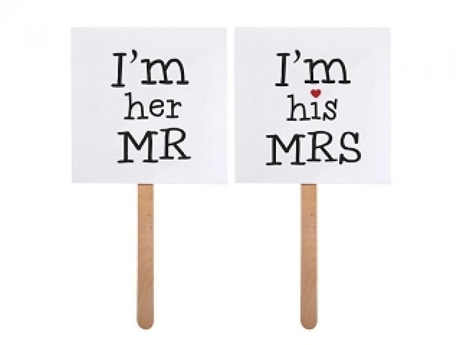 Photo booth- / valokuvakyltit "I'm his MRS" ja "I'm her MR"