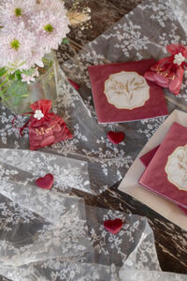 Pitsi kaitaliina ivory pienet kukat 25 cm, 2,5 m