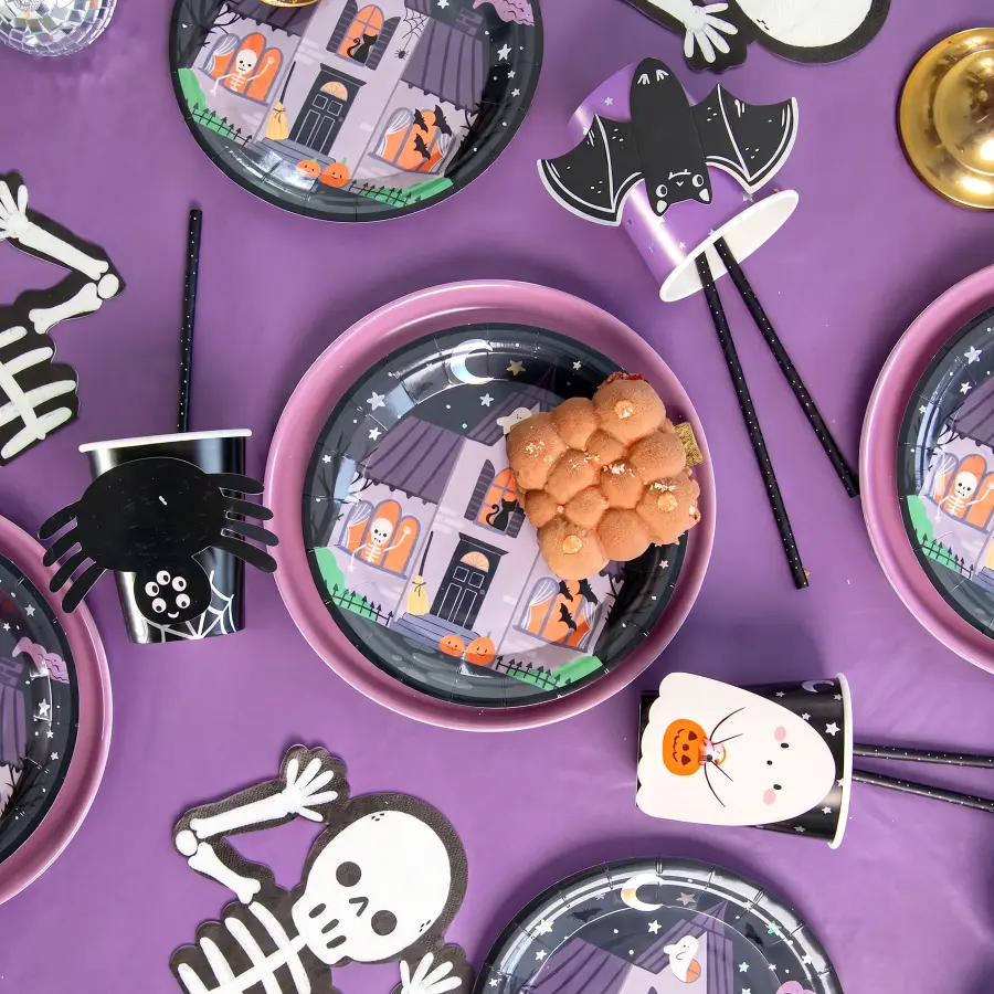 Pahvilautaset Halloween Spooky Friends 18 cm, 6 kpl