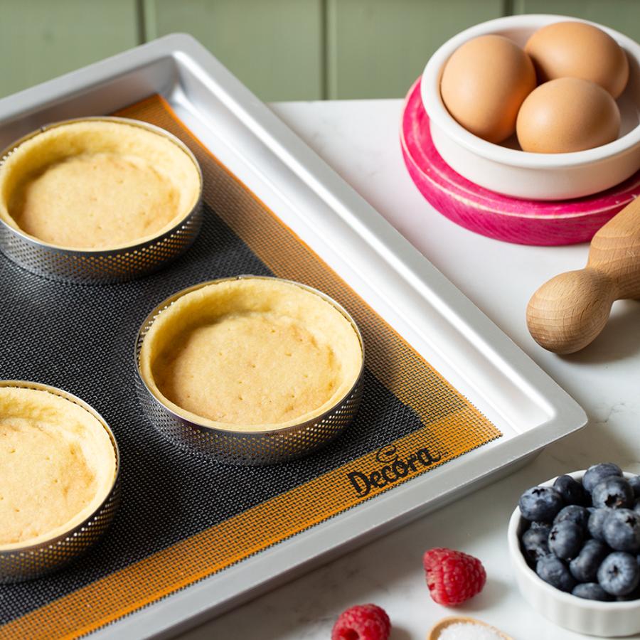 Silikoninen leivonta-alusta rei'itetty 38,5 x 58,5 cm - Decora