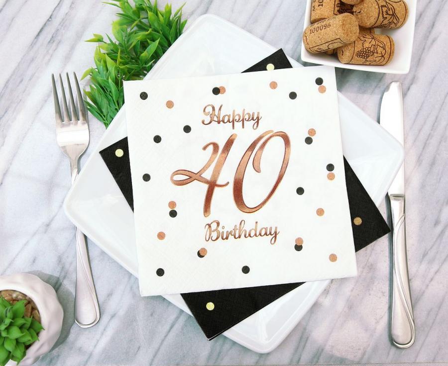 Iso valkoinen lautasliina "Happy 40 Birthday" ruusukultatekstillä, 20 kpl