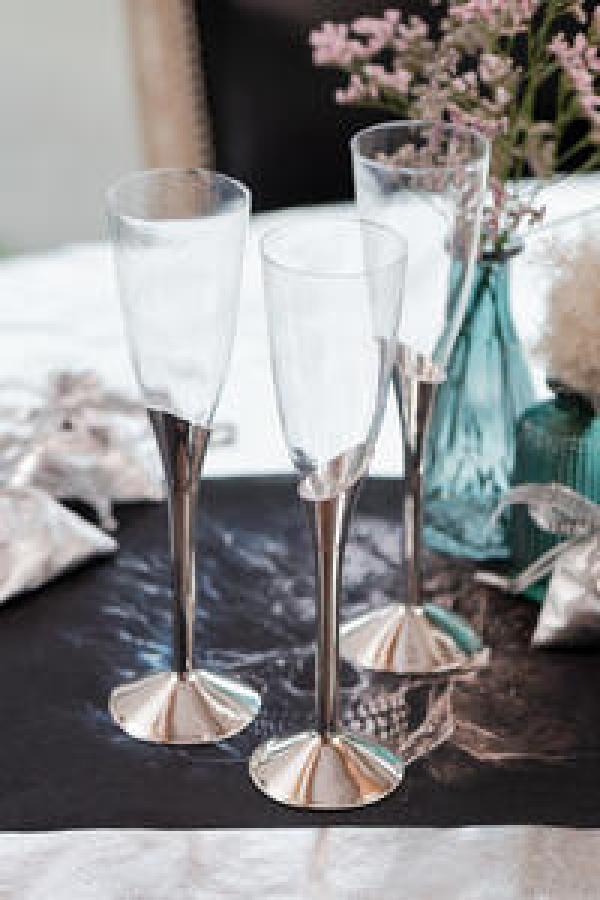 Kirkas shampanjalasi/kuohuviinilasi ruusukullanvärisellä jalalla muovia, 6 kpl