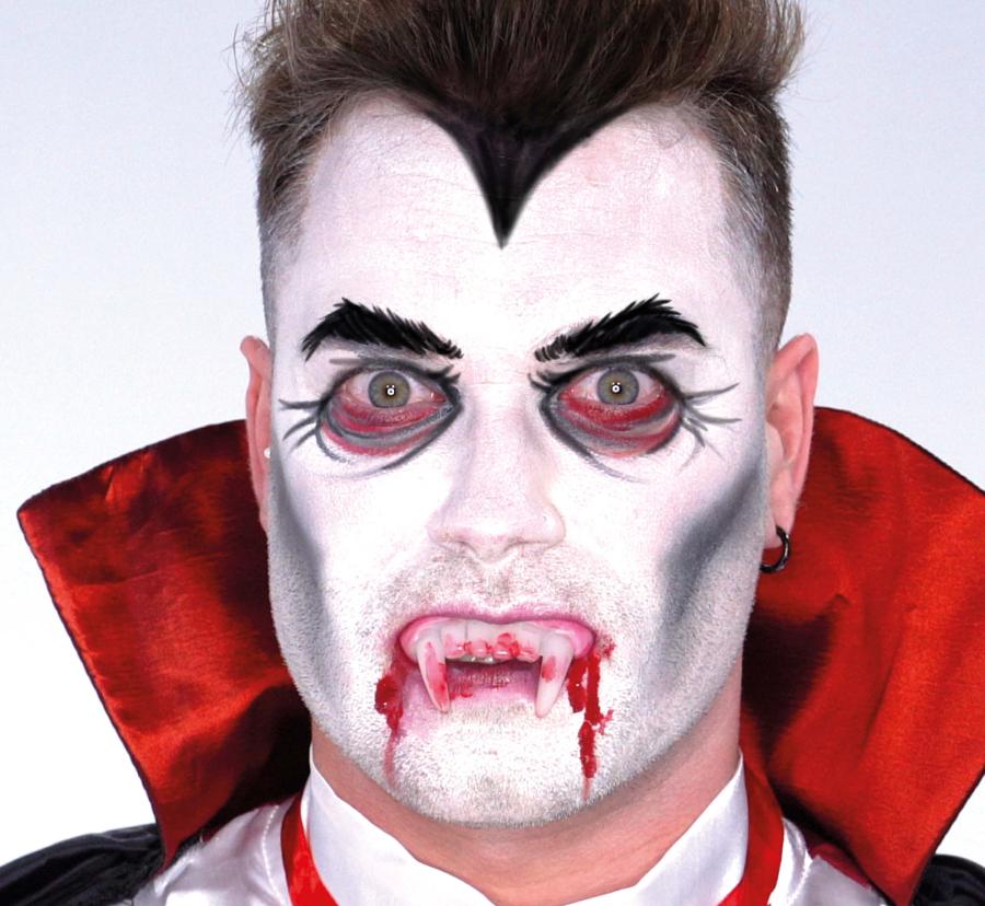 Vampyyri kasvovärisetti vampyyrin hampailla ja kaulakorulla